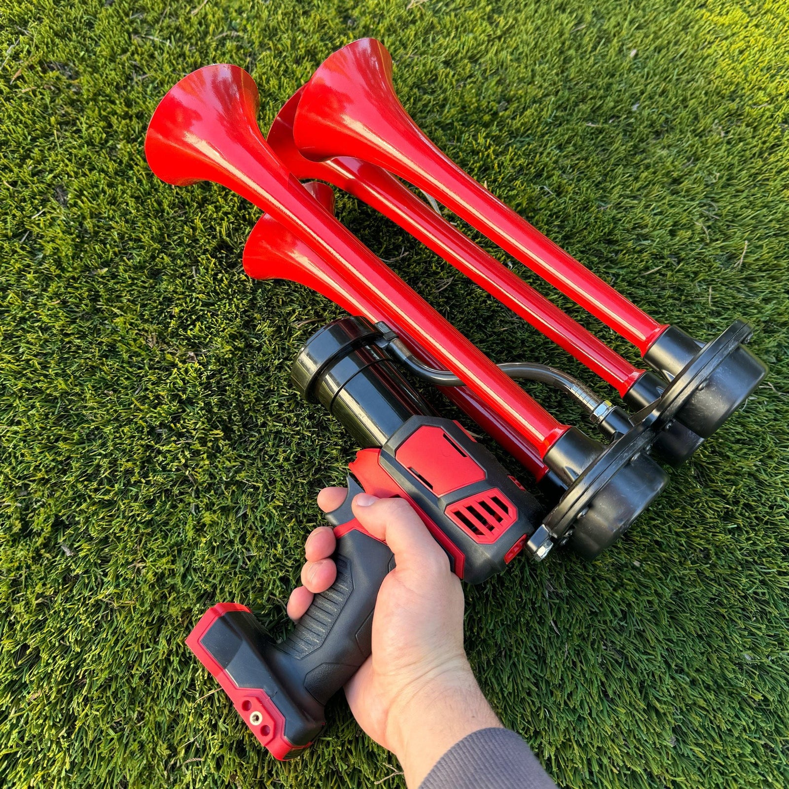 Extreme Series Train Horn for Milwaukee® 18v Battery - view 15